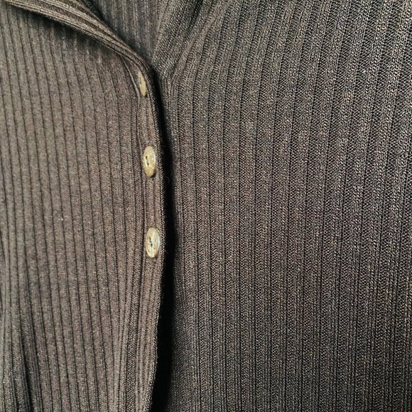 Ribbed Knit Lettuce Trim Top - Picture 6 of 12